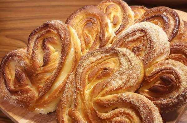 Вкусные сахарные плюшки